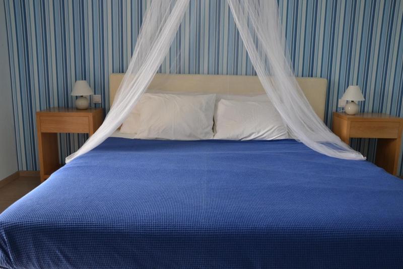 Valente Perlia Rooms Poros Town Bagian luar foto